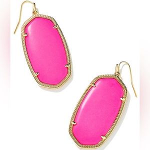 Kendra Scott “Danielle” earring in neon pink and gold.